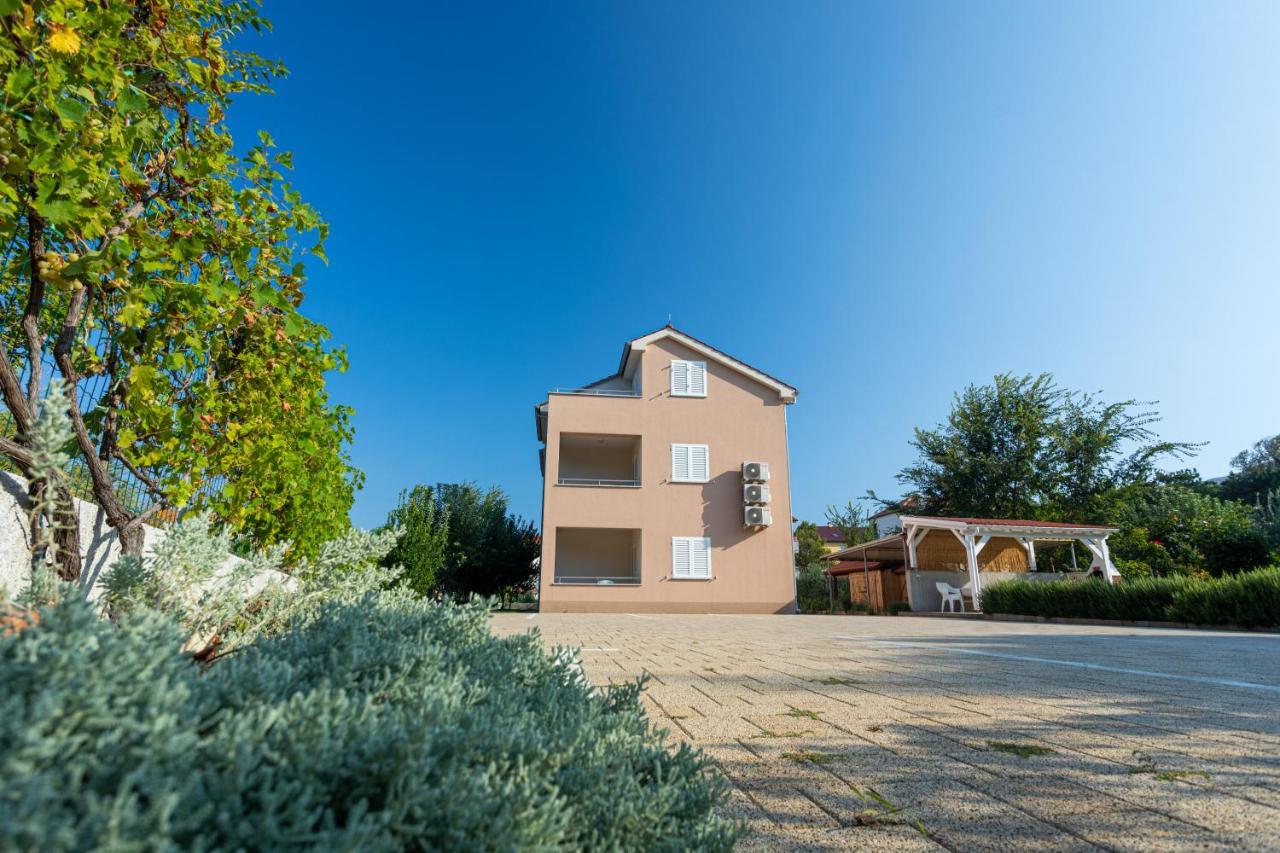 Apartments Crnekovic Jasna باشْكا المظهر الخارجي الصورة