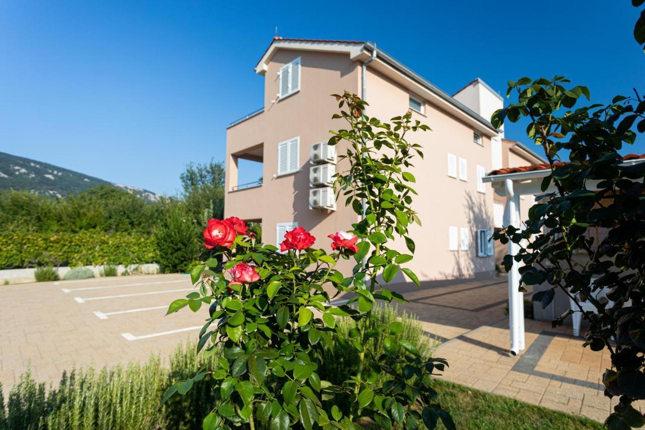 Apartments Crnekovic Jasna باشْكا المظهر الخارجي الصورة