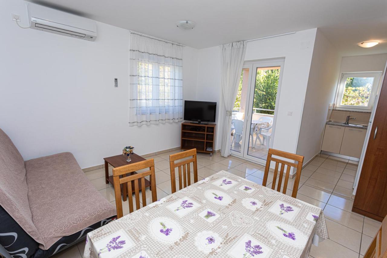 Apartments Crnekovic Jasna باشْكا المظهر الخارجي الصورة