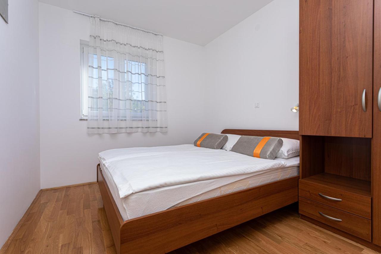 Apartments Crnekovic Jasna باشْكا المظهر الخارجي الصورة