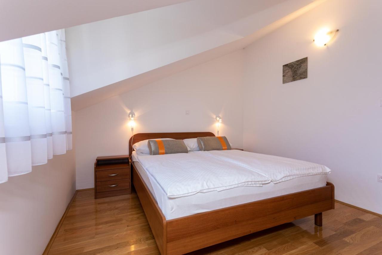 Apartments Crnekovic Jasna باشْكا المظهر الخارجي الصورة