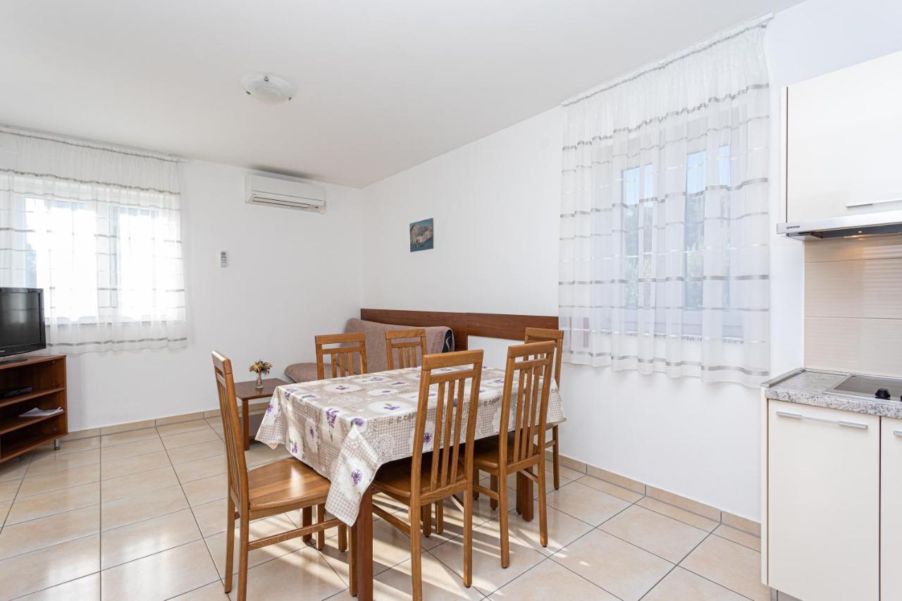 Apartments Crnekovic Jasna باشْكا المظهر الخارجي الصورة