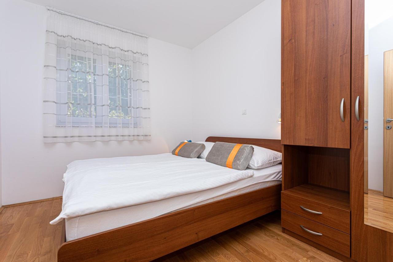 Apartments Crnekovic Jasna باشْكا المظهر الخارجي الصورة