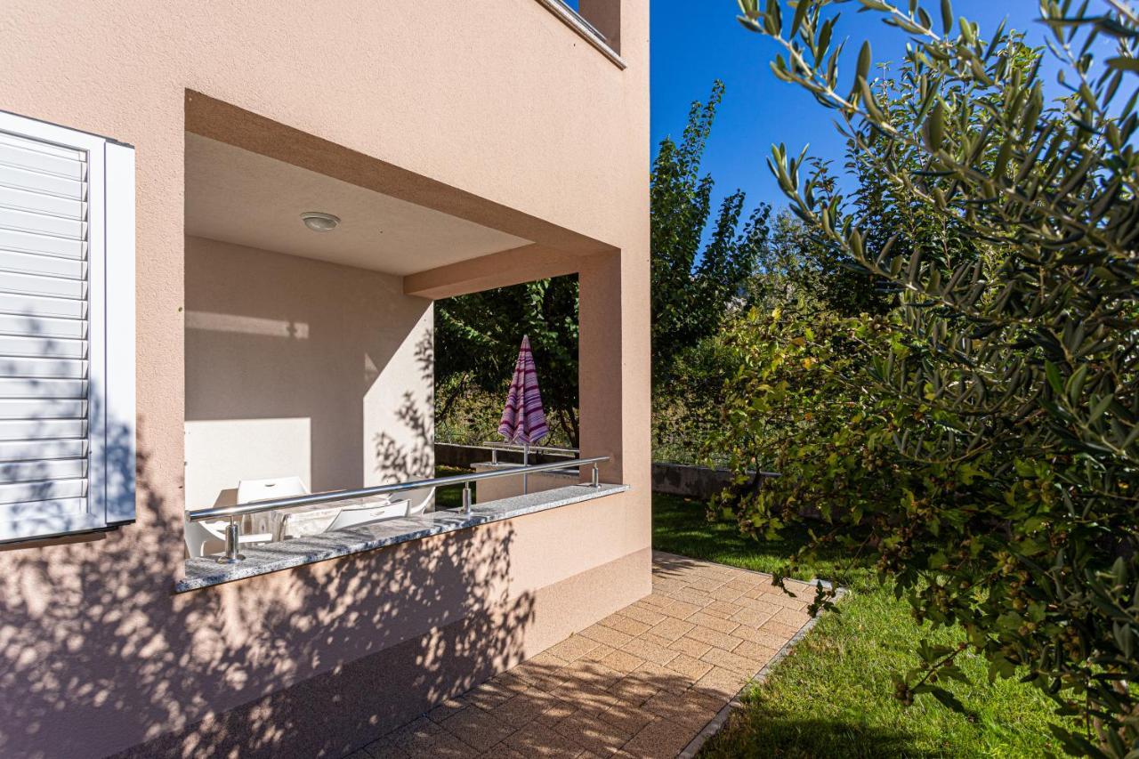 Apartments Crnekovic Jasna باشْكا المظهر الخارجي الصورة